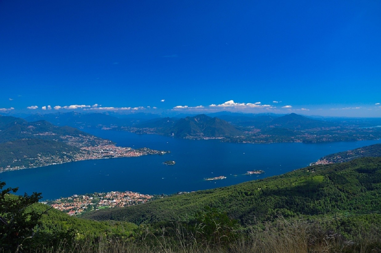 panorama lago maggiore